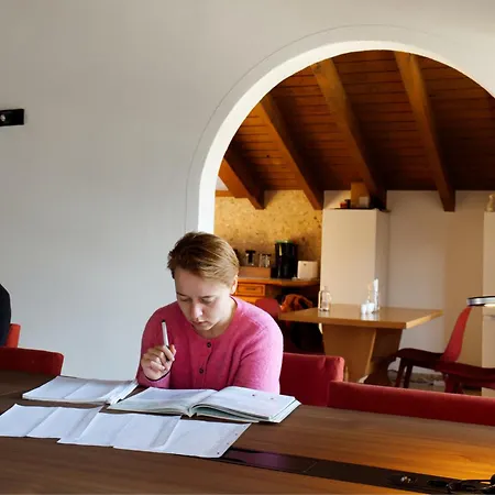 La Collina Coliving And Coworking Couette-café Grächen