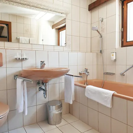 La Collina Coliving And Coworking 3* غراشن