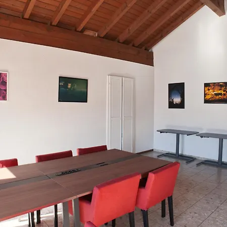 فندق مبيت وإفطار La Collina Coliving And Coworking غراشن