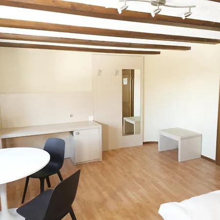 La Collina Coliving And Coworking غراشن